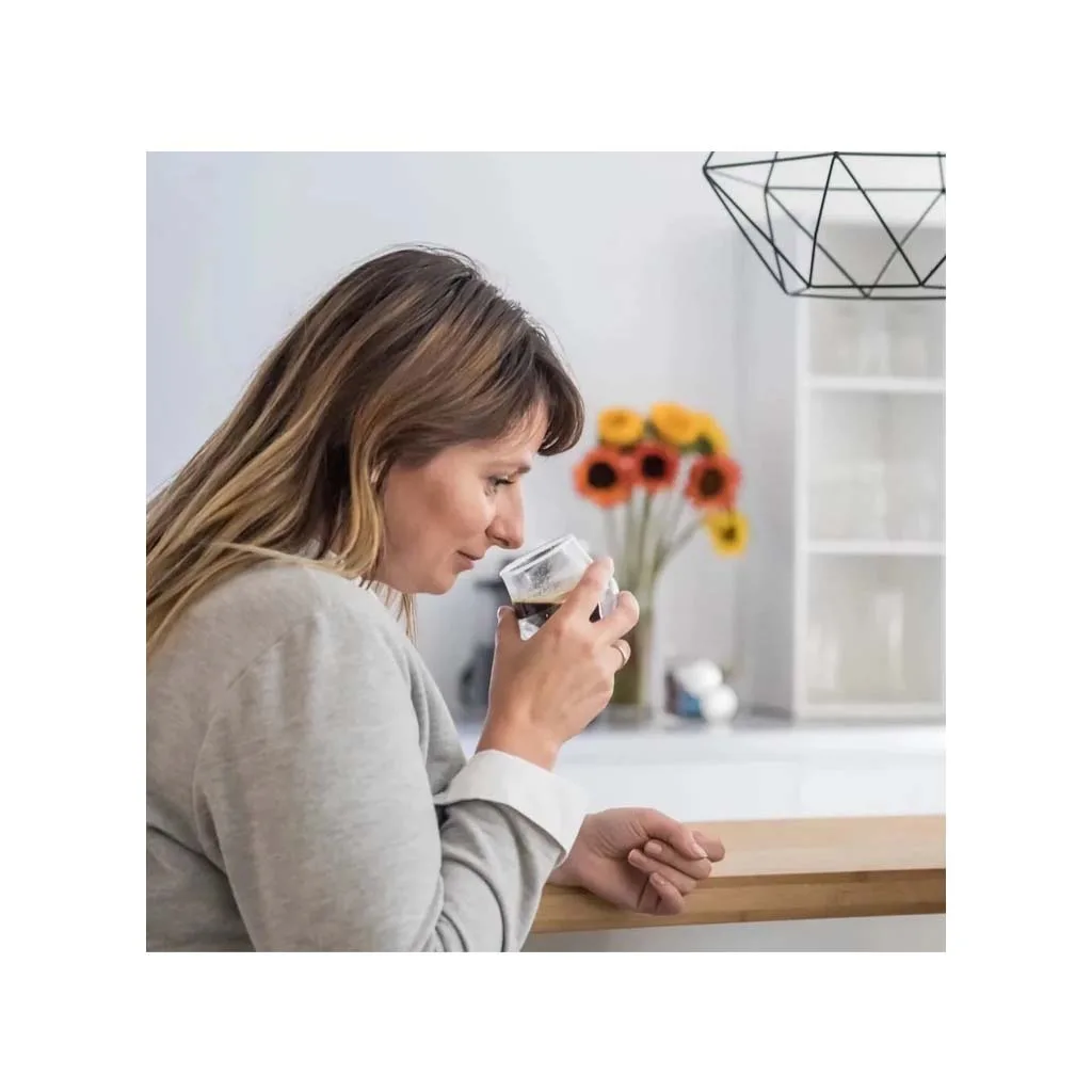 با طراحی منحنی، شفافیت بالا و شیشه حرارتدیده، مناسب برای سرو اسپرسوی حرفهای